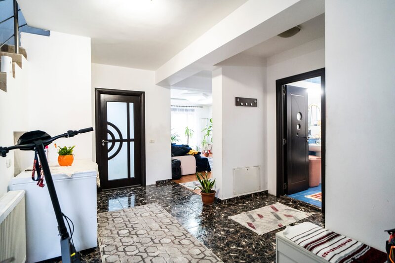 Ciorogarla casa 5 camere, P+1Et+Pod, teren 434 mp, STB la 300m, COMISION 0%