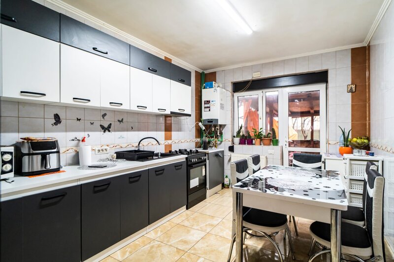 Ciorogarla casa 5 camere, P+1Et+Pod, teren 434 mp, STB la 300m, COMISION 0%